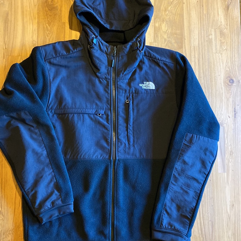 The North Face mens medium Denali 2